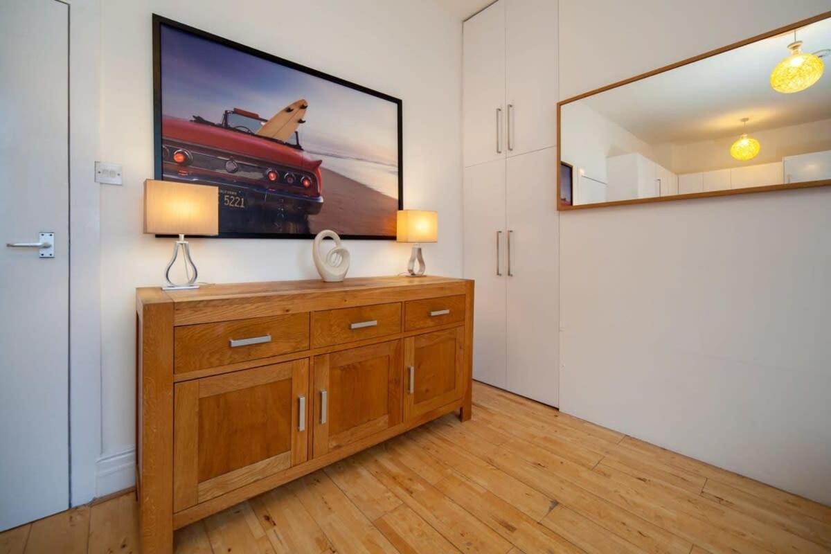 Lovely 2 Bedroom Apartment In Tooting Londra Esterno foto