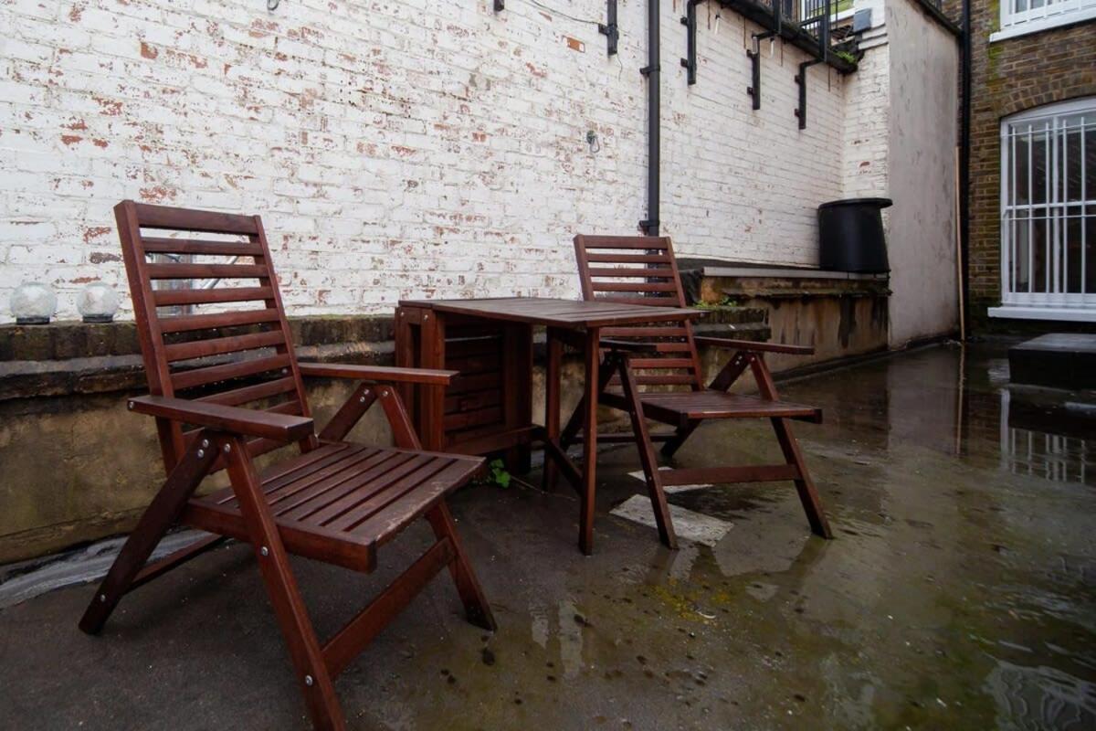 Lovely 2 Bedroom Apartment In Tooting Londra Esterno foto