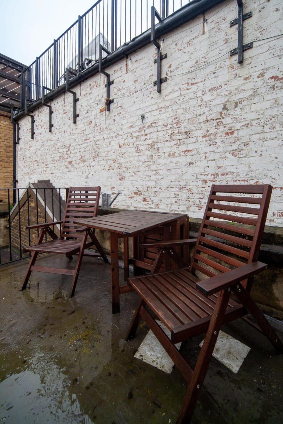 Lovely 2 Bedroom Apartment In Tooting Londra Esterno foto